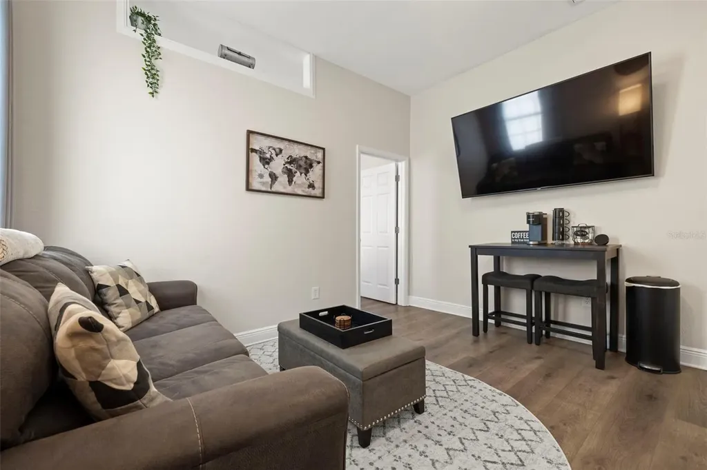 2526 W Union Street Tampa FL 33607