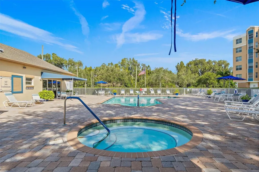 960 Starkey Road Largo FL 33771