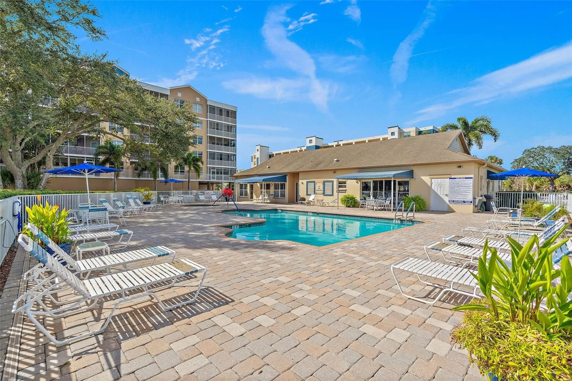 960 Starkey Road Largo FL 33771
