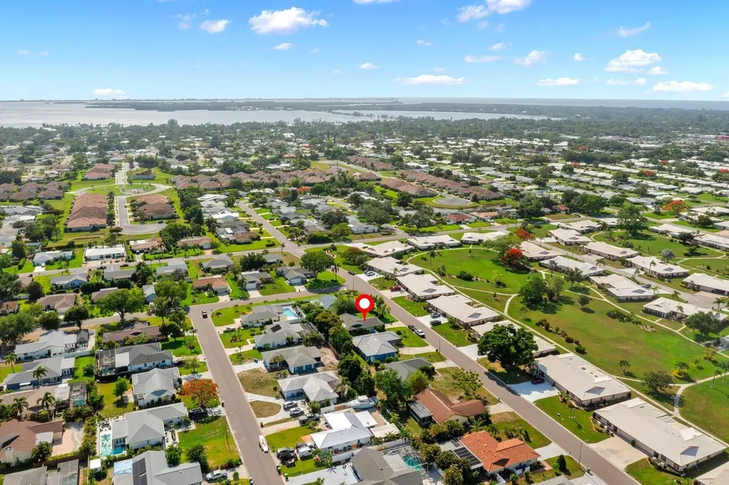 6609 13th Avenue Drive W Bradenton FL 34209