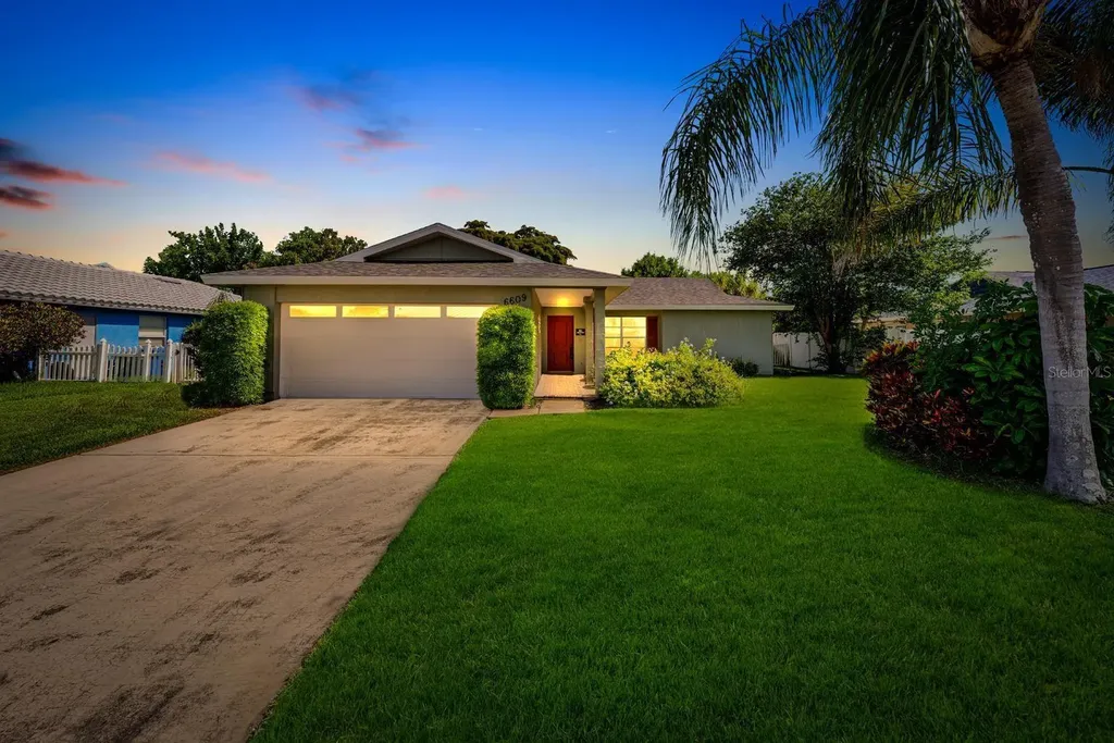 6609 13th Avenue Drive W Bradenton FL 34209