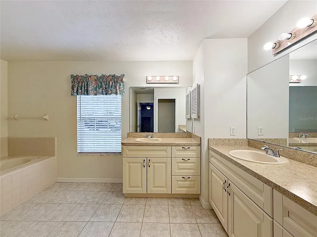 3550 NW 46th Terrace Gainesville FL 32606