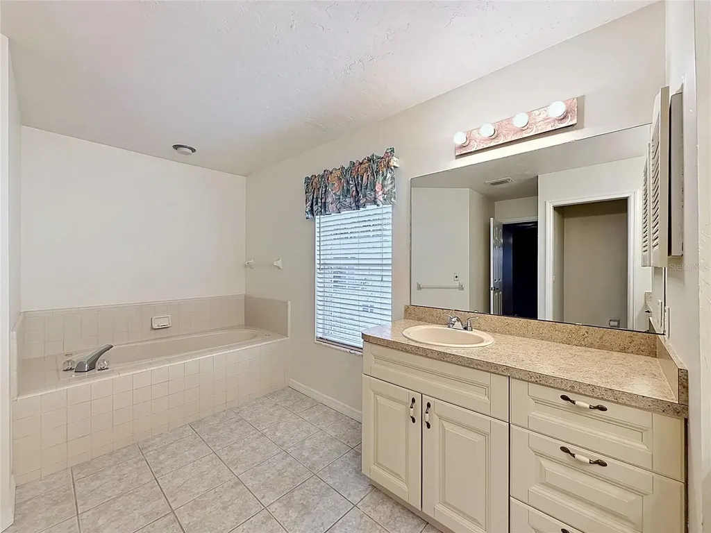 3550 NW 46th Terrace Gainesville FL 32606