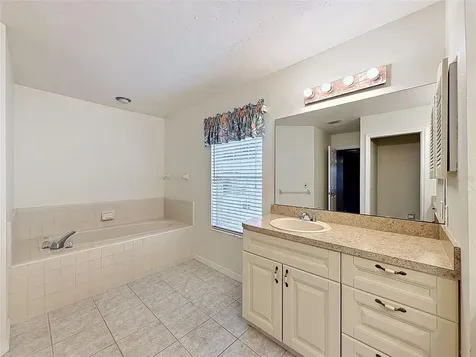 3550 NW 46th Terrace Gainesville FL 32606