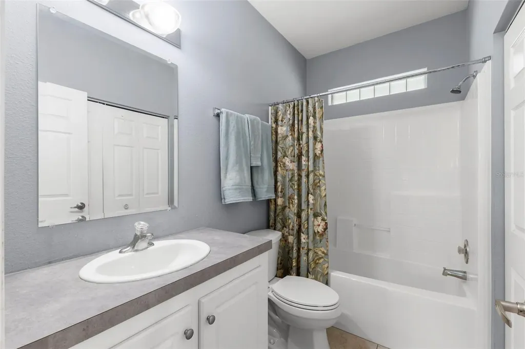124 Americana Court NE St Petersburg FL 33702