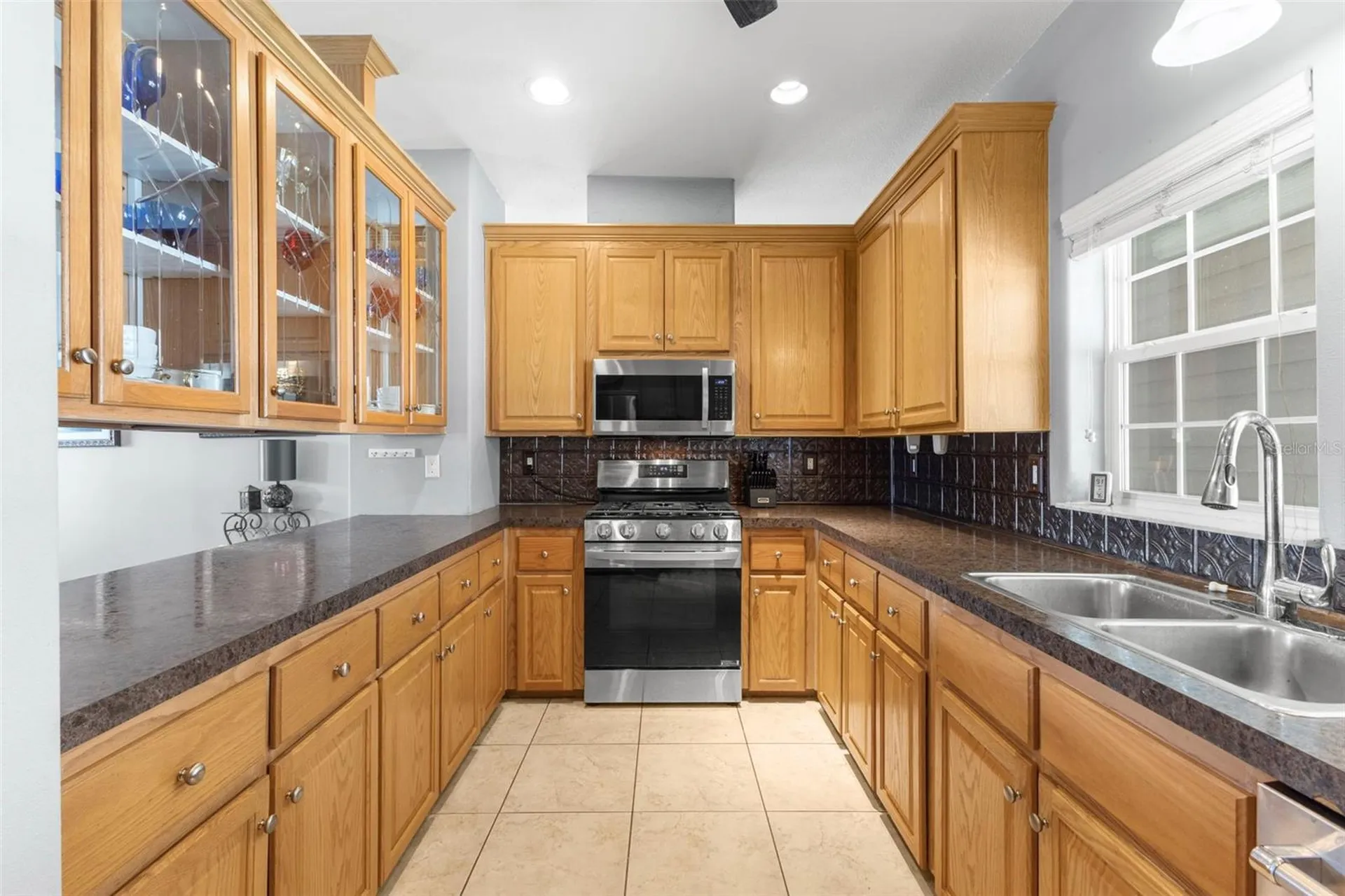 124 Americana Court NE St Petersburg FL 33702