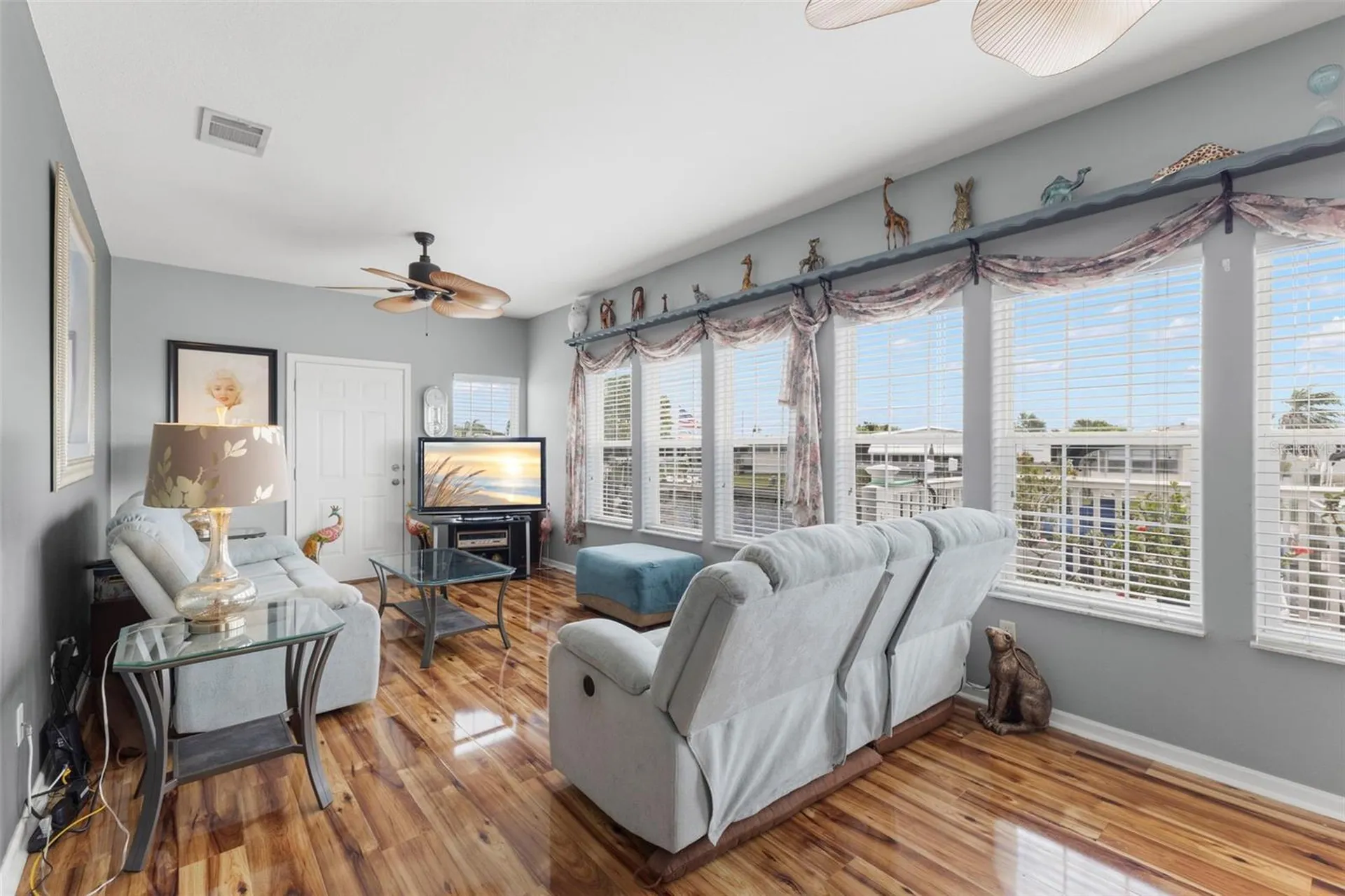 124 Americana Court NE St Petersburg FL 33702