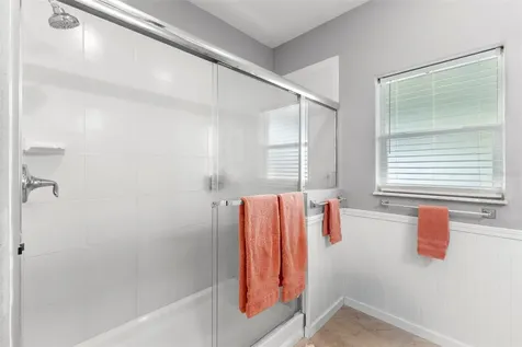 124 Americana Court NE St Petersburg FL 33702