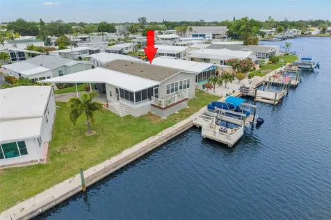 124 Americana Court NE St Petersburg FL 33702