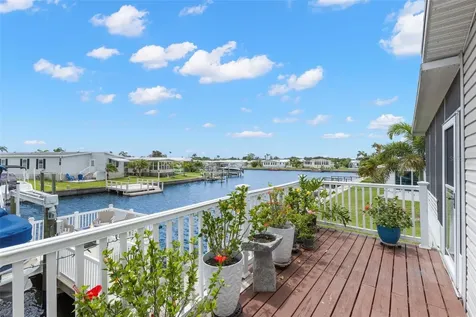 124 Americana Court NE St Petersburg FL 33702