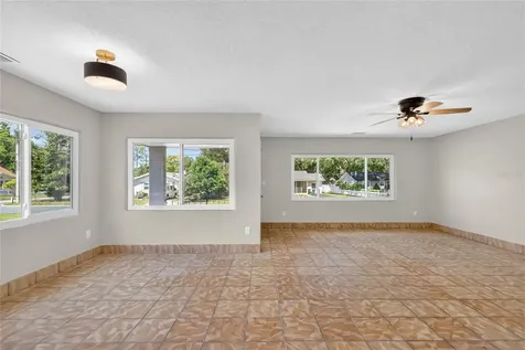 1012 N Baker Street Mount Dora FL 32757
