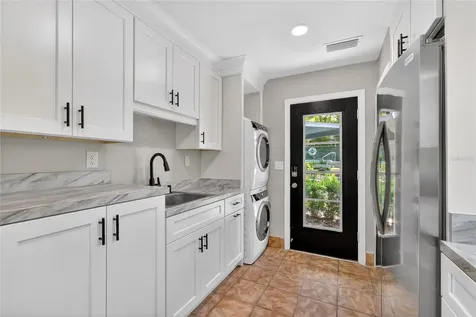 1012 N Baker Street Mount Dora FL 32757