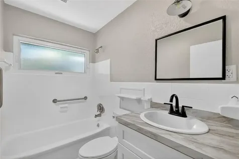 1012 N Baker Street Mount Dora FL 32757