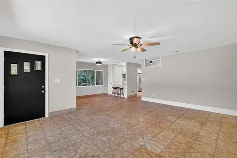 1012 N Baker Street Mount Dora FL 32757
