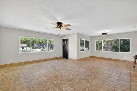 1012 N Baker Street Mount Dora FL 32757