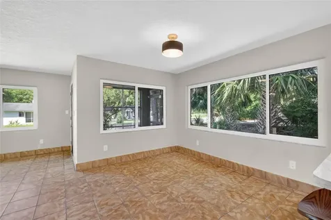 1012 N Baker Street Mount Dora FL 32757