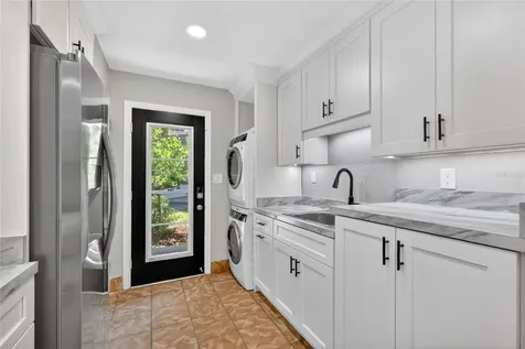 1012 N Baker Street Mount Dora FL 32757