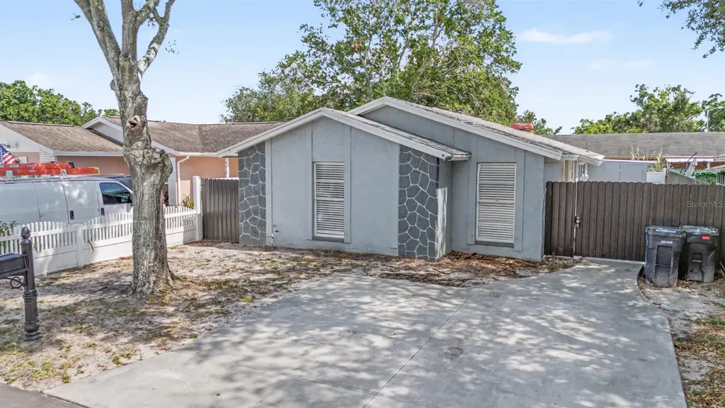 9212 Spy Glass Court Tampa FL 33615
