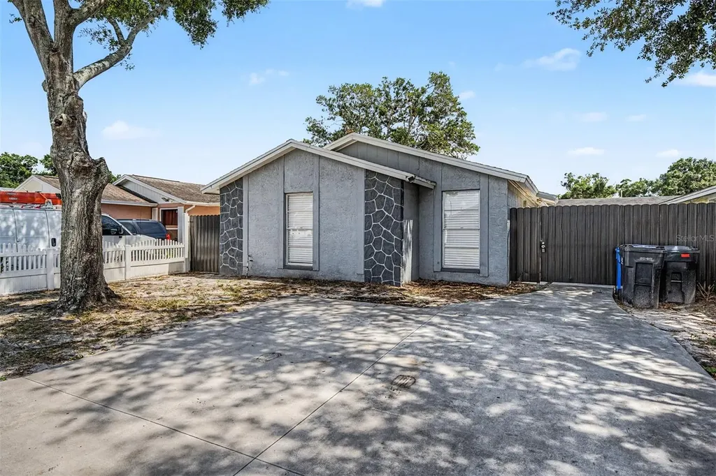 9212 Spy Glass Court Tampa FL 33615