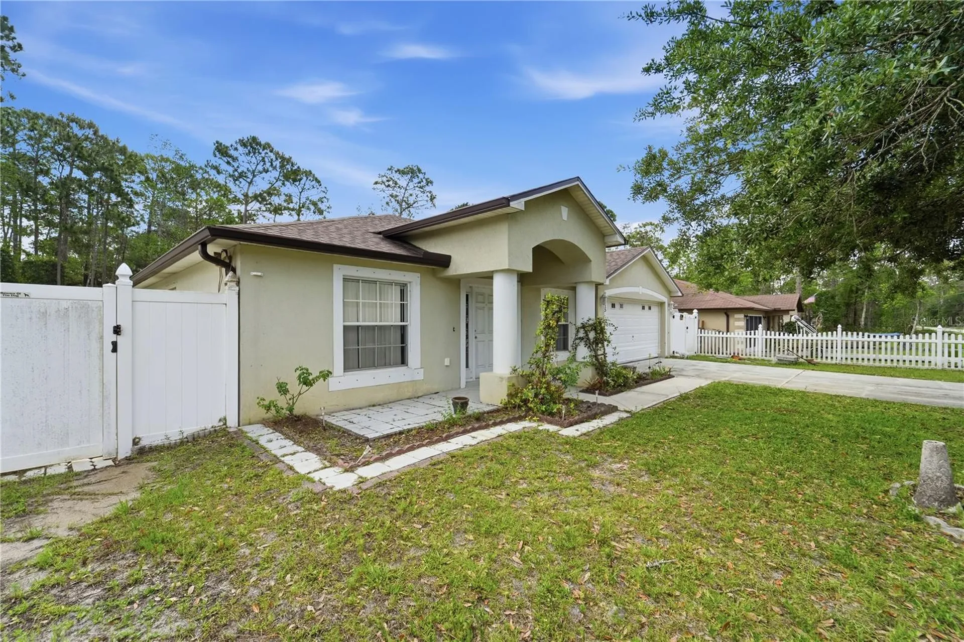 1675 10th Avenue Deland FL 32724