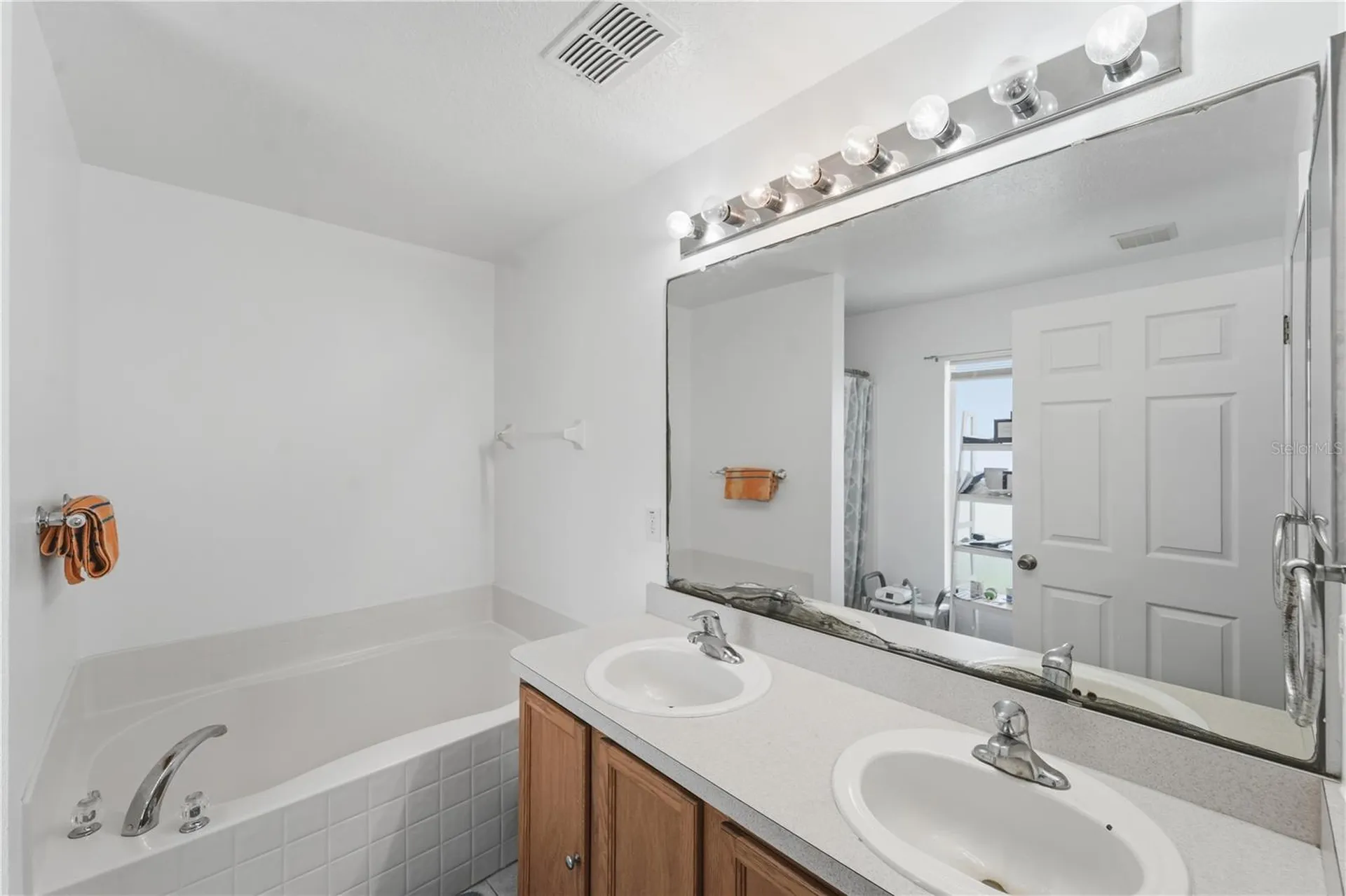 1675 10th Avenue Deland FL 32724