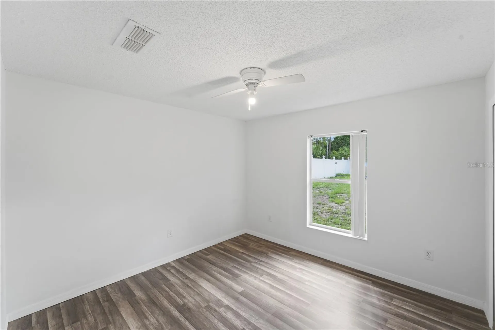1675 10th Avenue Deland FL 32724
