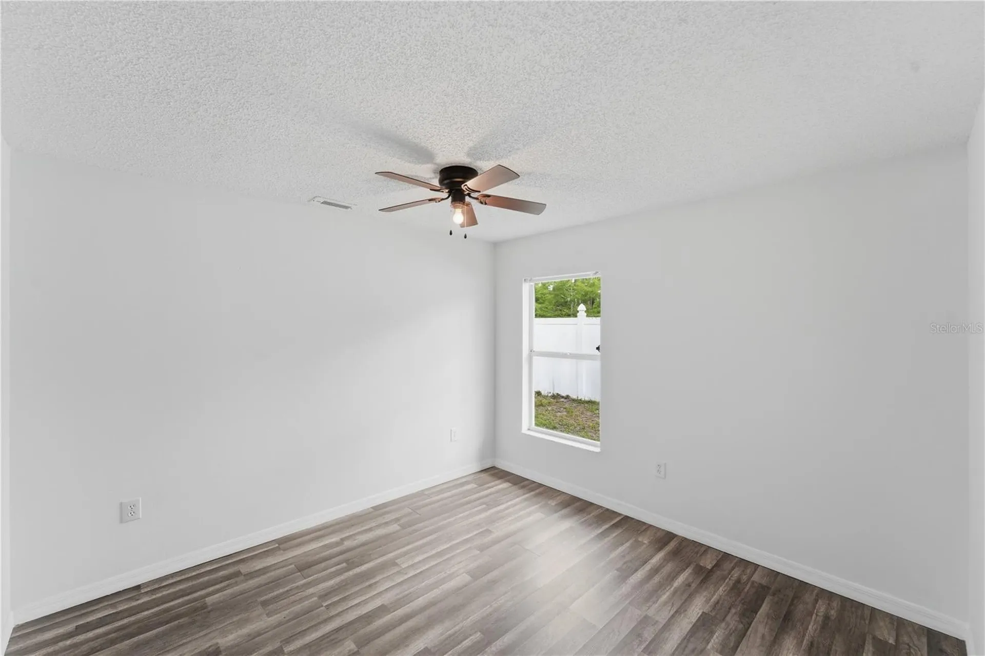 1675 10th Avenue Deland FL 32724