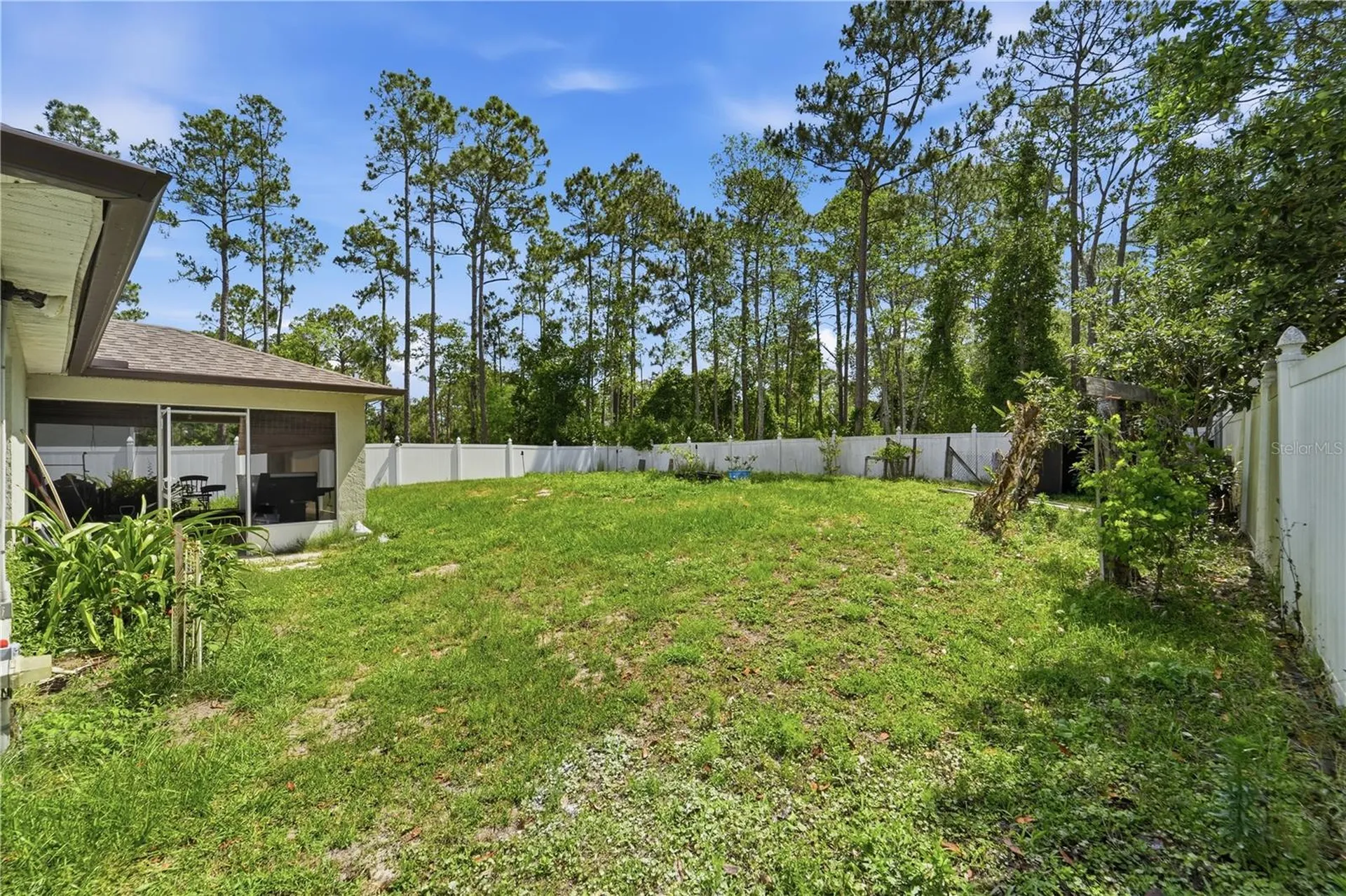 1675 10th Avenue Deland FL 32724