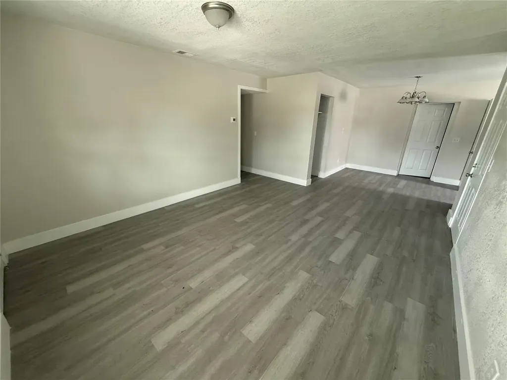5612 Larimer Drive Tampa FL 33615