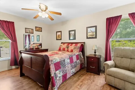 569 NW 40th Avenue Bell FL 32619