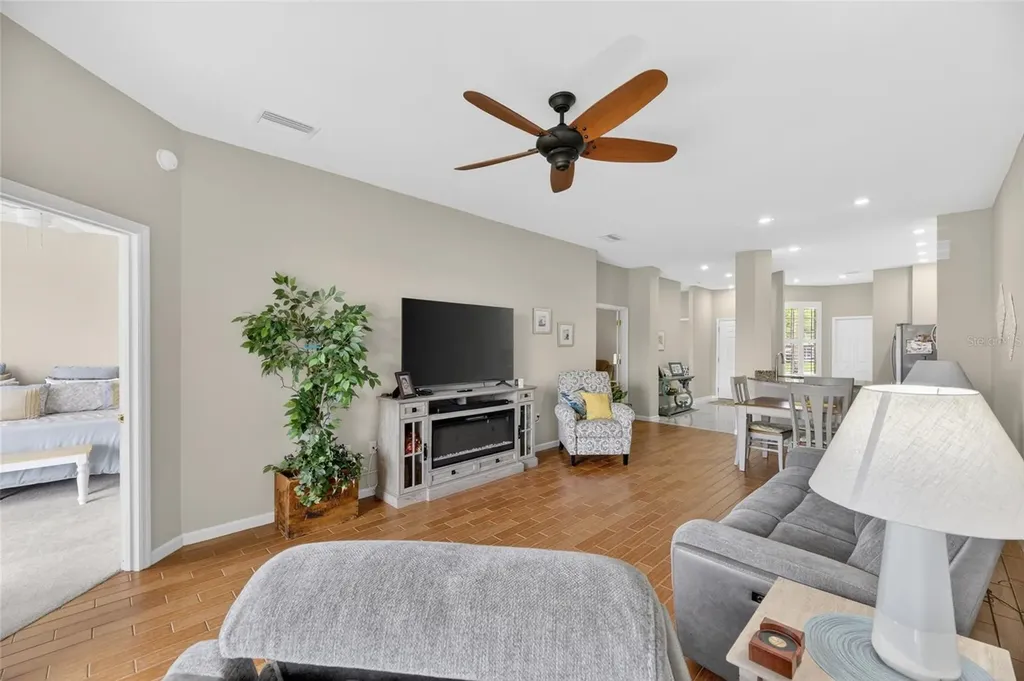 459 Enclave Place Lakeland FL 33803