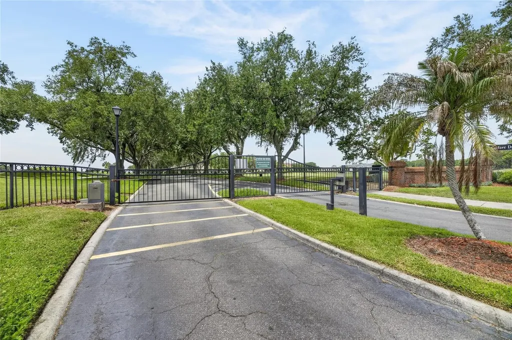 459 Enclave Place Lakeland FL 33803