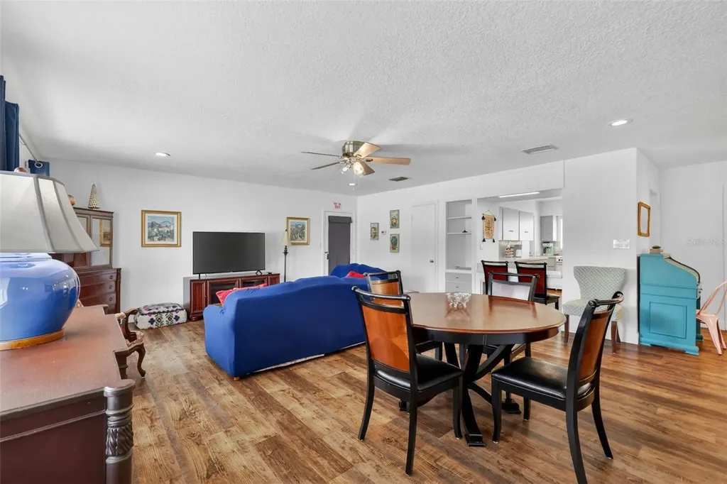 205 E 10th Avenue Mount Dora FL 32757