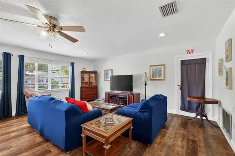 205 E 10th Avenue Mount Dora FL 32757