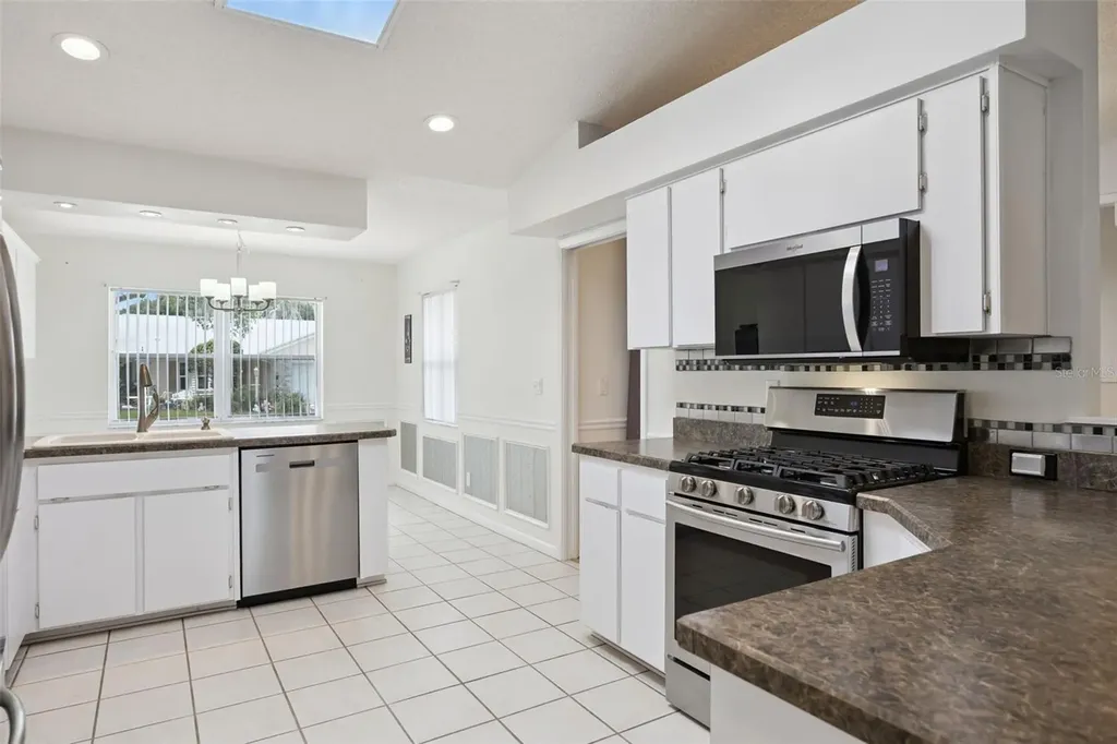 25904 Newcombe Circle Leesburg FL 34748