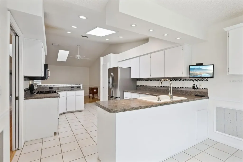 25904 Newcombe Circle Leesburg FL 34748