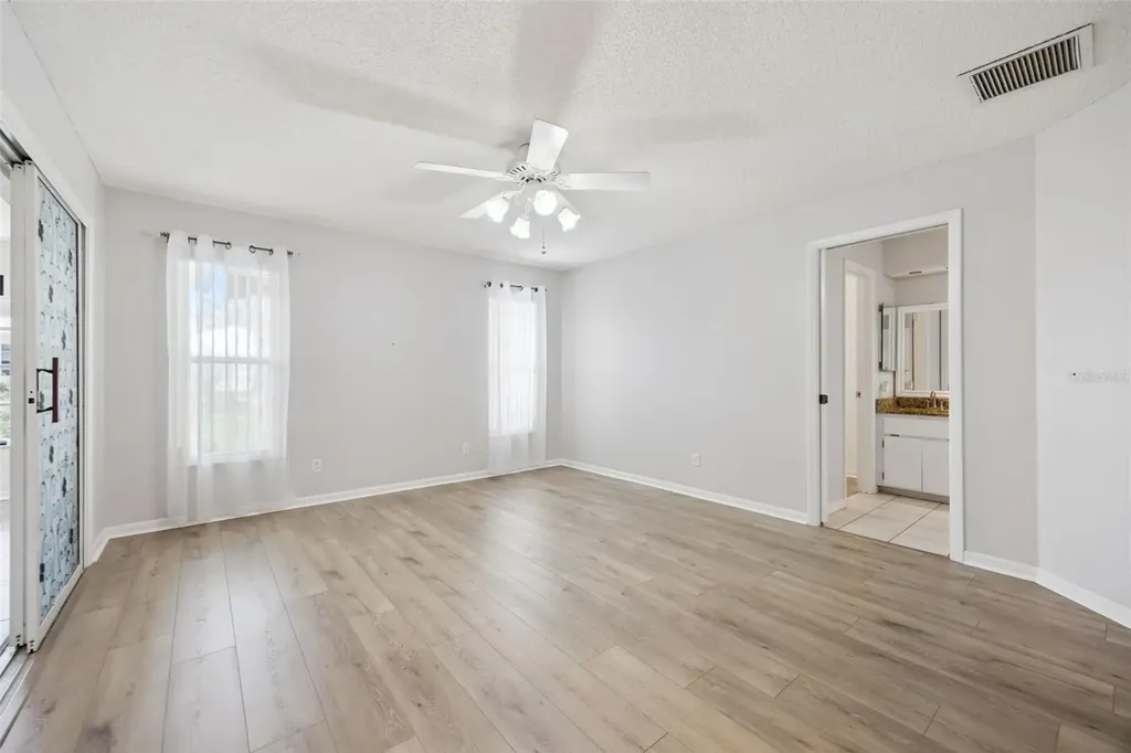 25904 Newcombe Circle Leesburg FL 34748