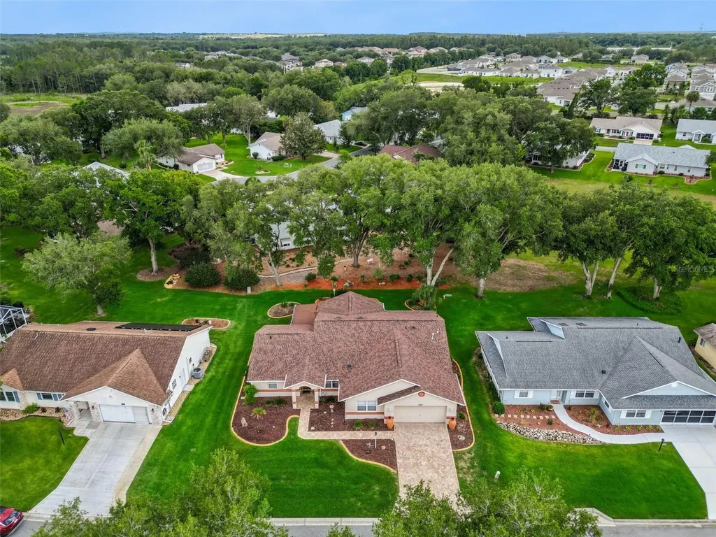 25904 Newcombe Circle Leesburg FL 34748