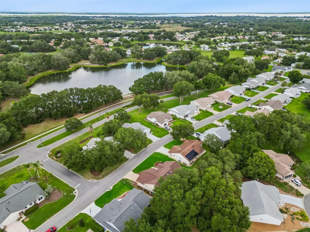25904 Newcombe Circle Leesburg FL 34748