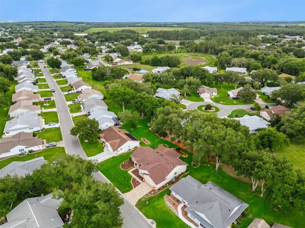 25904 Newcombe Circle Leesburg FL 34748