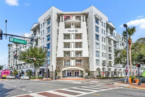 2305 Edgewater Drive Orlando FL 32804