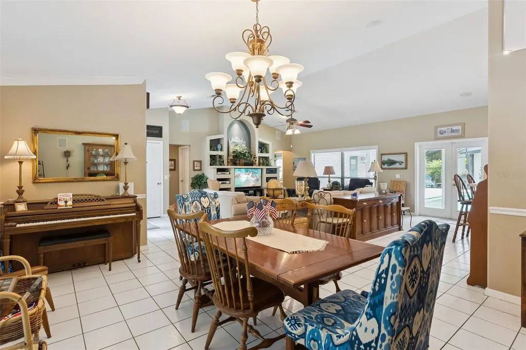 390 Smith Street Oviedo FL 32765