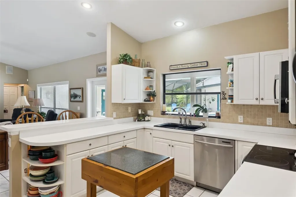 390 Smith Street Oviedo FL 32765
