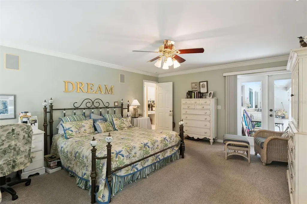 390 Smith Street Oviedo FL 32765