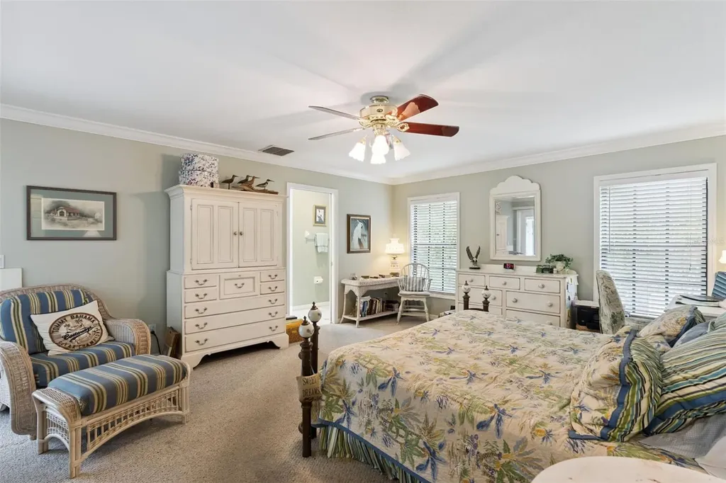 390 Smith Street Oviedo FL 32765