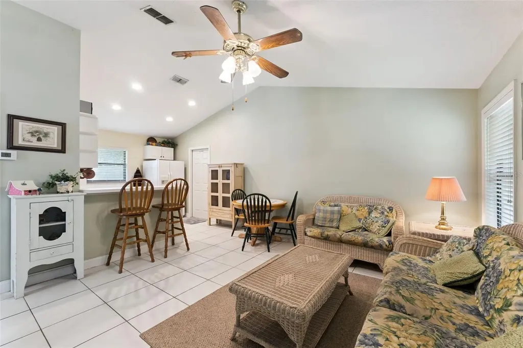 390 Smith Street Oviedo FL 32765