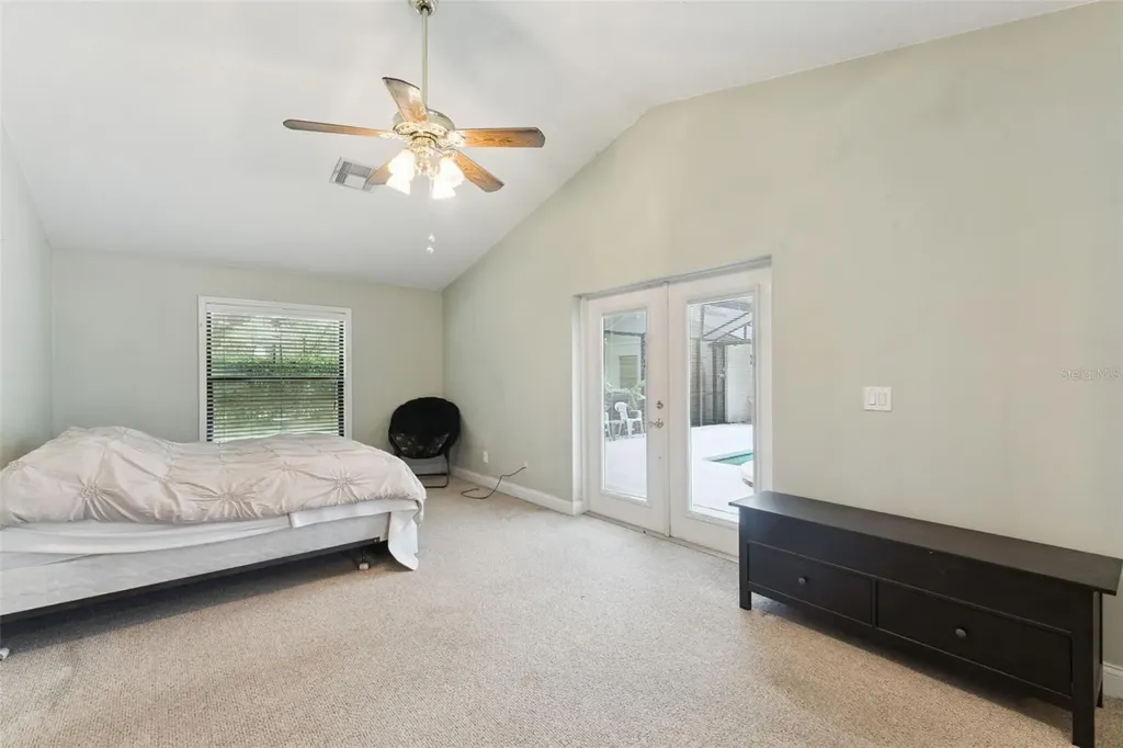 390 Smith Street Oviedo FL 32765