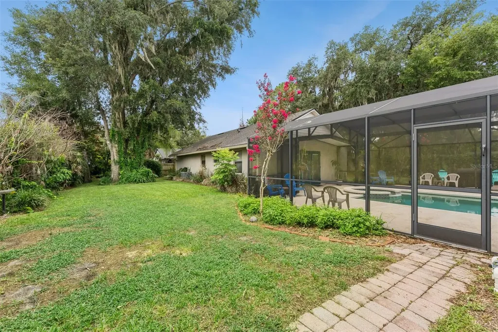 390 Smith Street Oviedo FL 32765