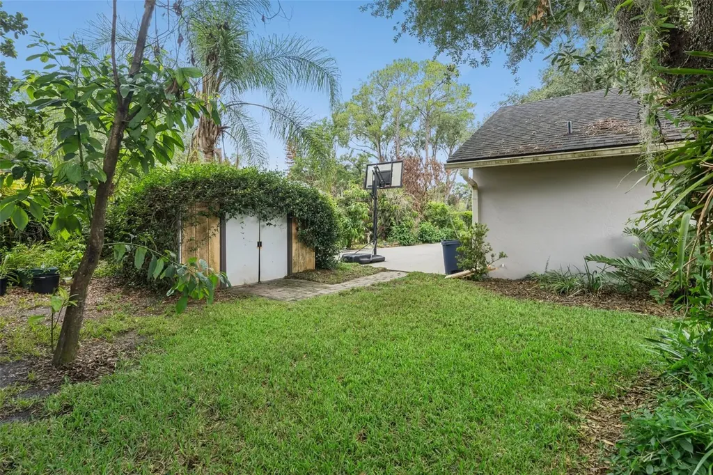 390 Smith Street Oviedo FL 32765