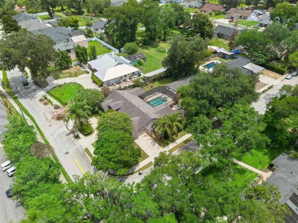 390 Smith Street Oviedo FL 32765
